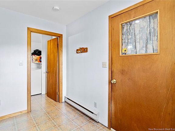 5th image of 989 Cumberland Point Rd