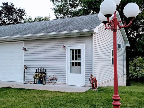 28x36 garage/workshop 