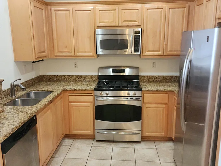 3360 Maguire Way — Photo 14