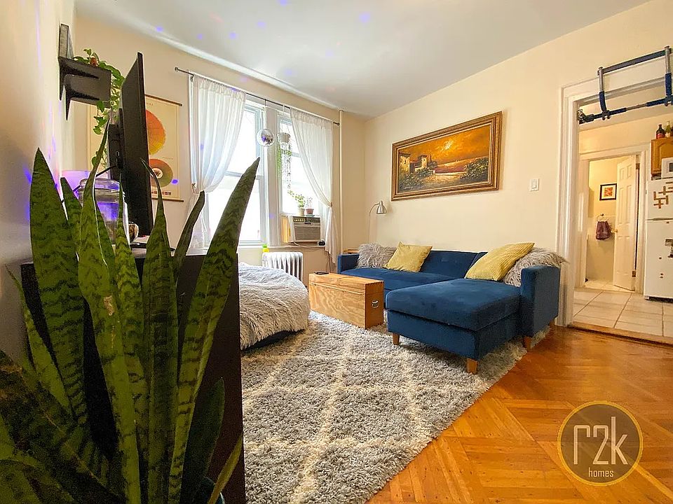 1st image of 32-34 33rd St #1F