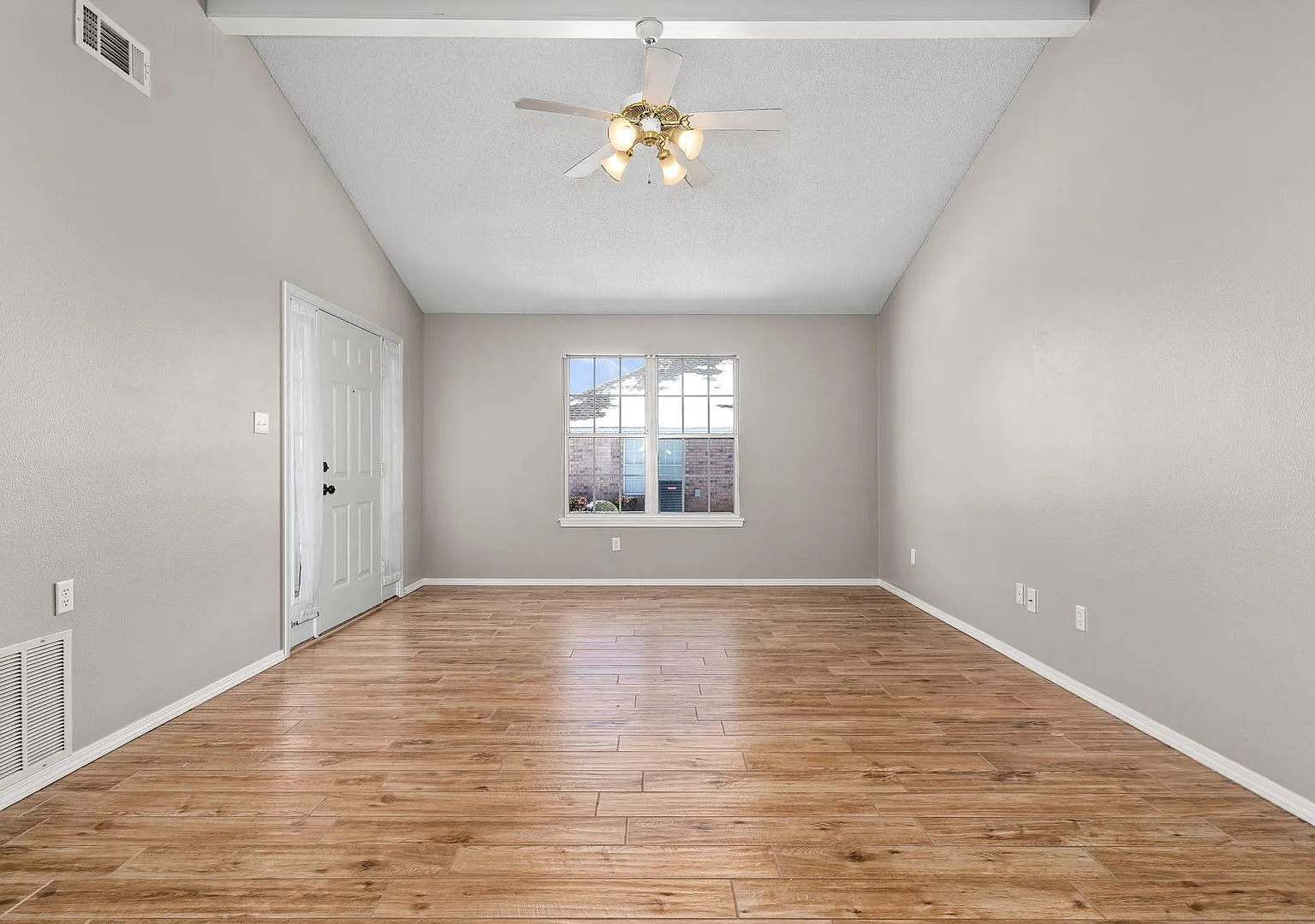 Newly Updated Fort Smith Duplex! — Photo 3