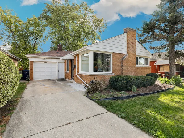 8945 S Utica Ave, Evergreen Park, IL 60805