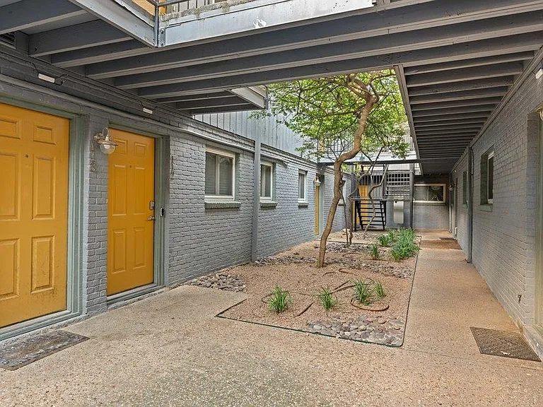 3815 Guadalupe St #303 — Photo 4