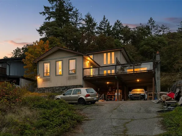 2486 Jeanine Dr, Langford, BC V9B 4Y1