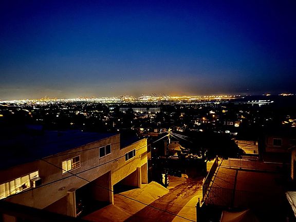 5th image of 3138 S Gaffey St Unit 7