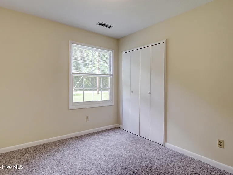 4010 Lake Ave — Photo 13