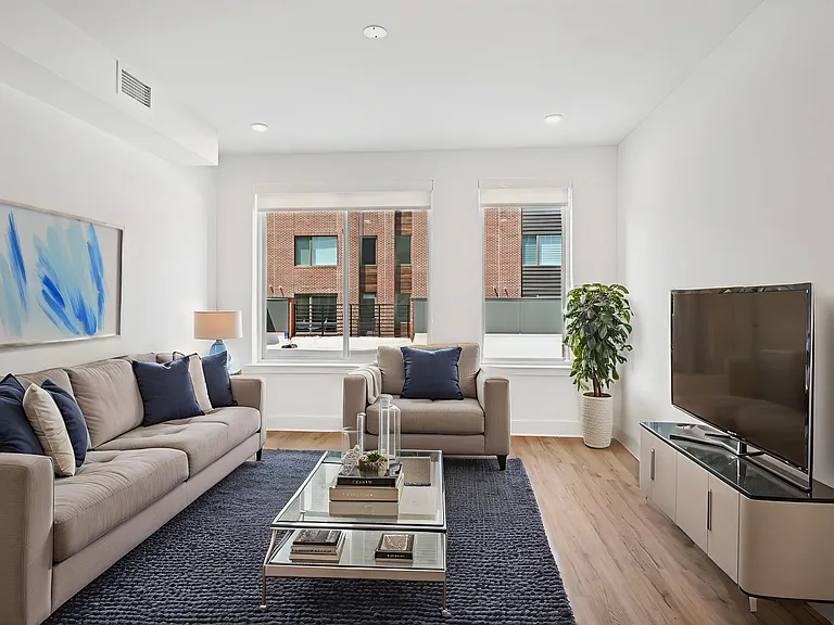 The Howell - 2101 Washington Ave — Photo 30