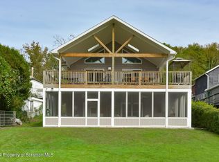 214 Lake Rd, Nicholson, PA 18446