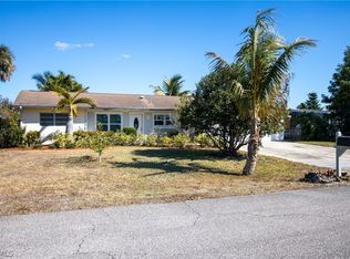 1280 Sunrise Dr, North Fort Myers, FL 33917
