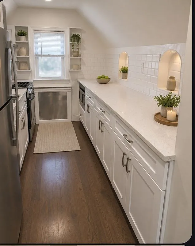 3 bed, 2.0 bath, 1704 sqft, $2,700 — Photo 3