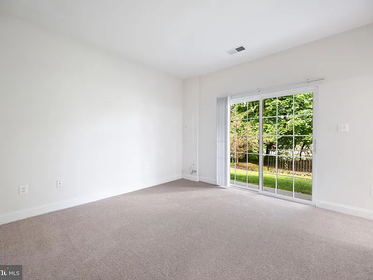 8342 Broderick Cir — Photo 31