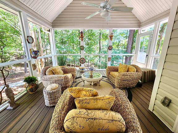 3rd image of 1570 Pointe Royal Rd