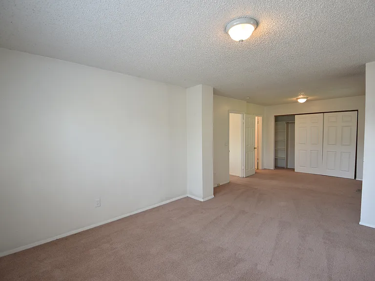 2927 Broadway St #2 — Photo 32