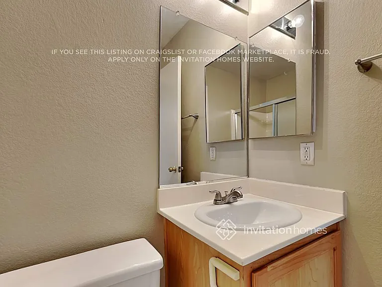 7944 Odysseus Ave — Photo 15