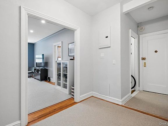 3rd image of 143 Garth Road #5L