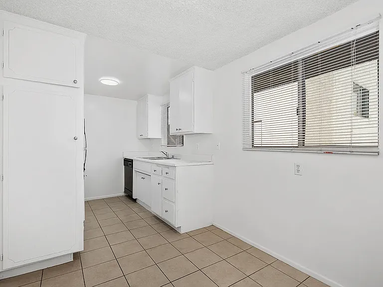 Goshen Apartments — Photo 15