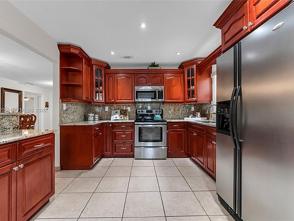 4th image of 13761 SW 21st Ter