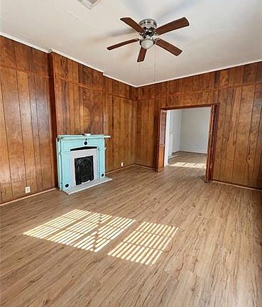 2nd image of 2419 2nd St