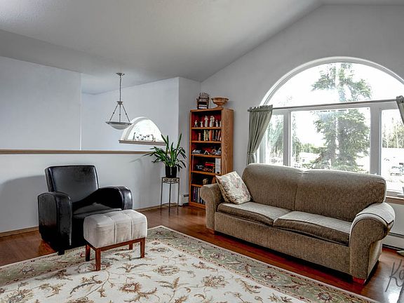3rd image of 485 Kentshire Dr
