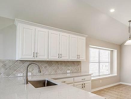 4th image of 2692 Lake Ridge Dr