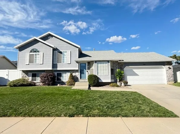 5668 S Esprit Dr W, Salt Lake City, UT 84118