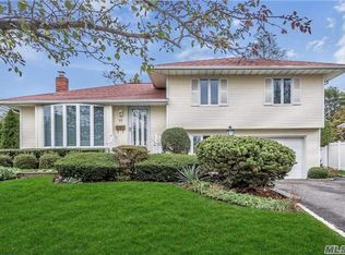 53 Macarthur Ave, Plainview, NY 11803