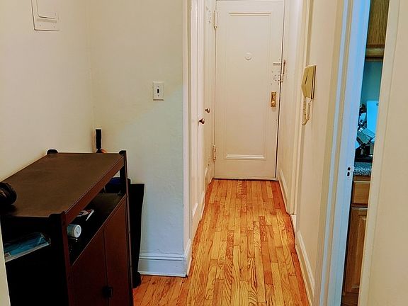 2nd image of 220 E 52nd St APT 4E