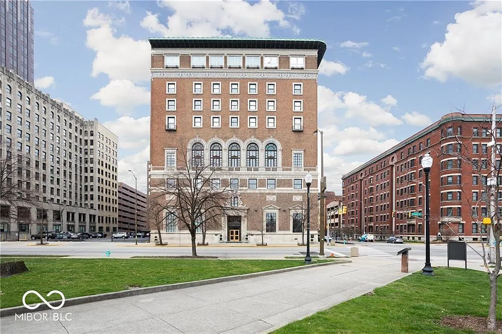 350 N Meridian St Unit 304 photo 1