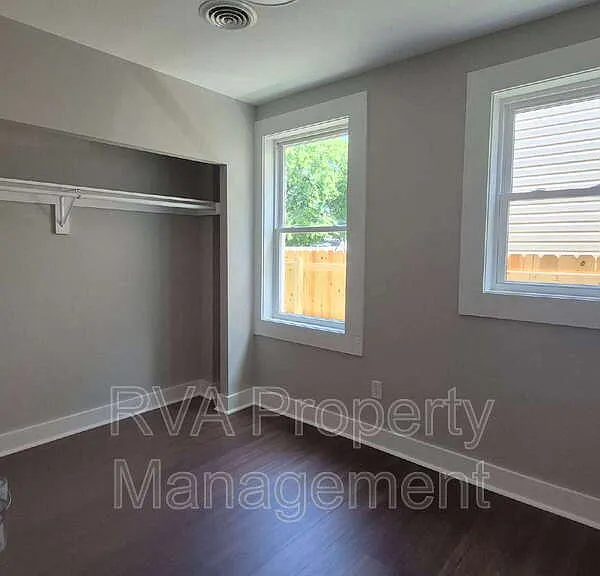 600 N 32nd St #B — Photo 6