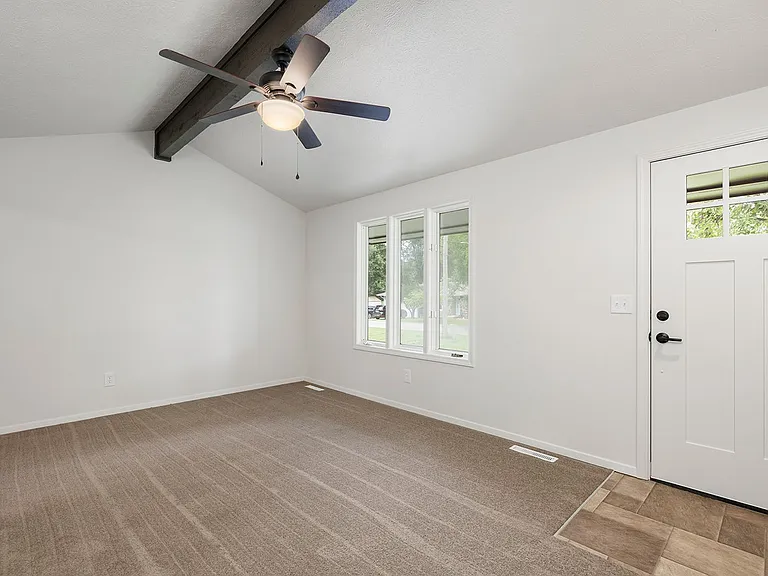 418 W Olive St — Photo 6