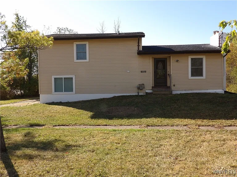 10332 Transit Rd — Photo 1