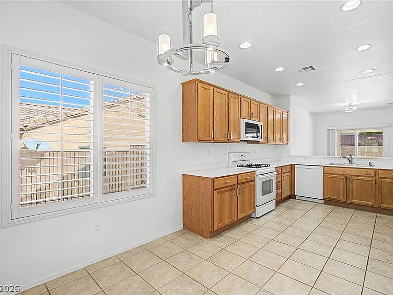 2108 Mardela Springs Ct — Photo 12