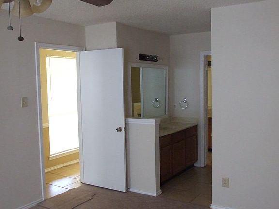 3rd image of 6852 S Creek Dr