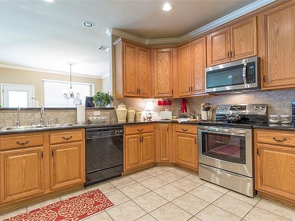 5th image of 4912 Jasmine Ave