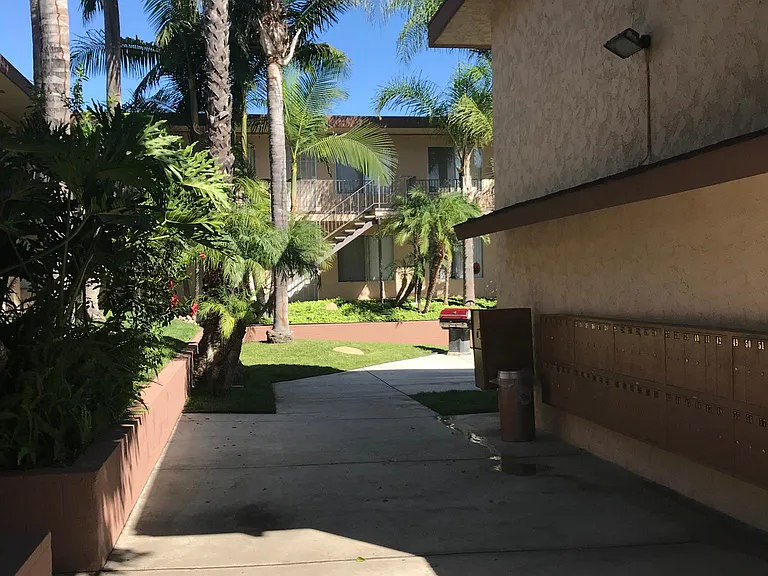 Mohawk Gardens — Photo 1