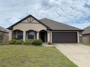 33 S Highland Dr, Sanger, TX 76266