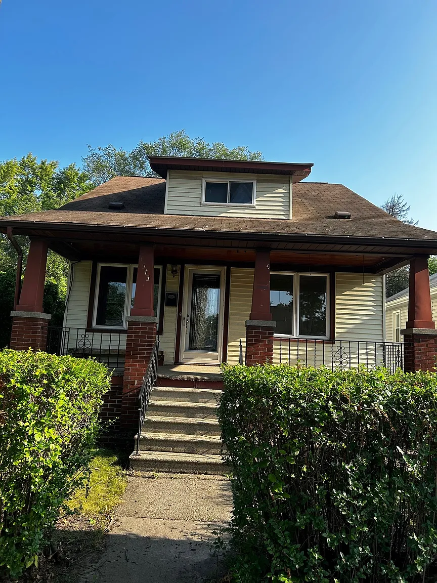 1513 Spencer St photo 1