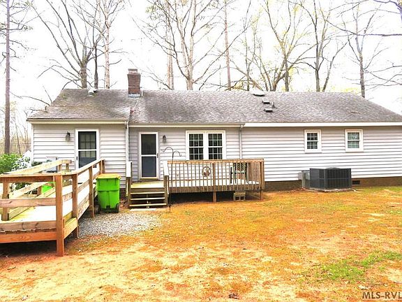 3rd image of 209 Lakeview Dr
