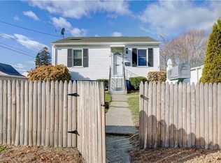 15 Redwood Rd, Tiverton, RI 02878