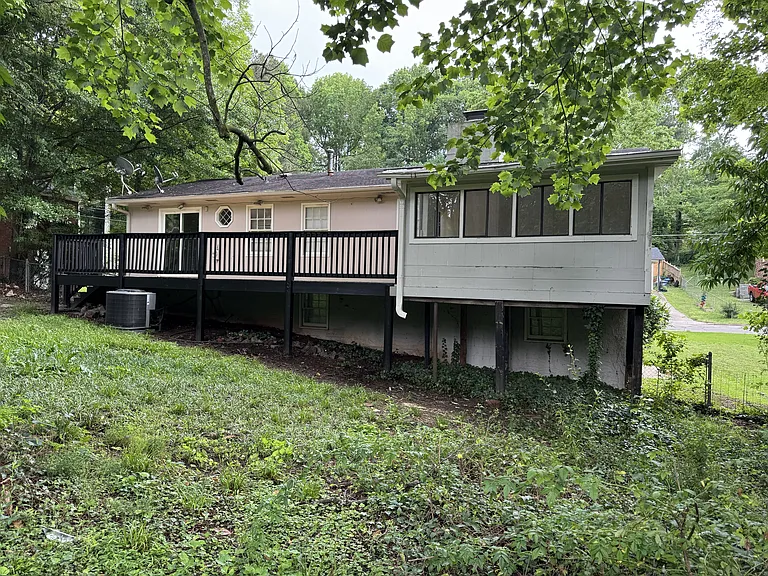 2408 Melody Ln NW — Photo 32