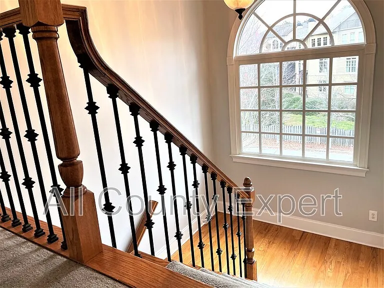 895 Lenox Ct NE — Photo 23