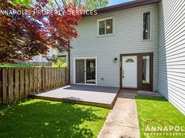 1936 Bellarbor Cir, Crofton, MD 21114