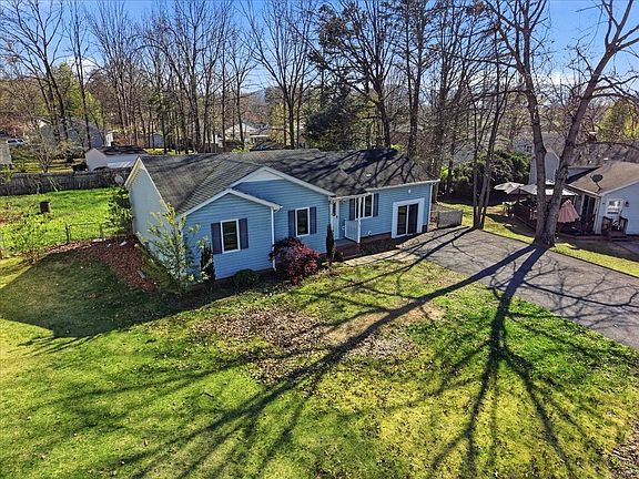 27th image of 13 Kingston Ct