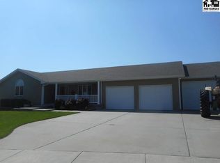 110 Fescue Dr, Inman, KS 67546