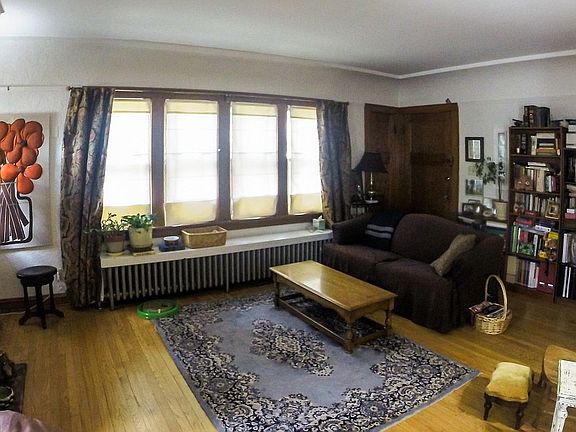3rd image of 3336 N Dousman St #3338