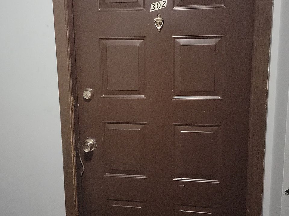 Apt 302 - East side Entrance (Front)