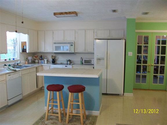 4th image of 2311 Lakeview Dr