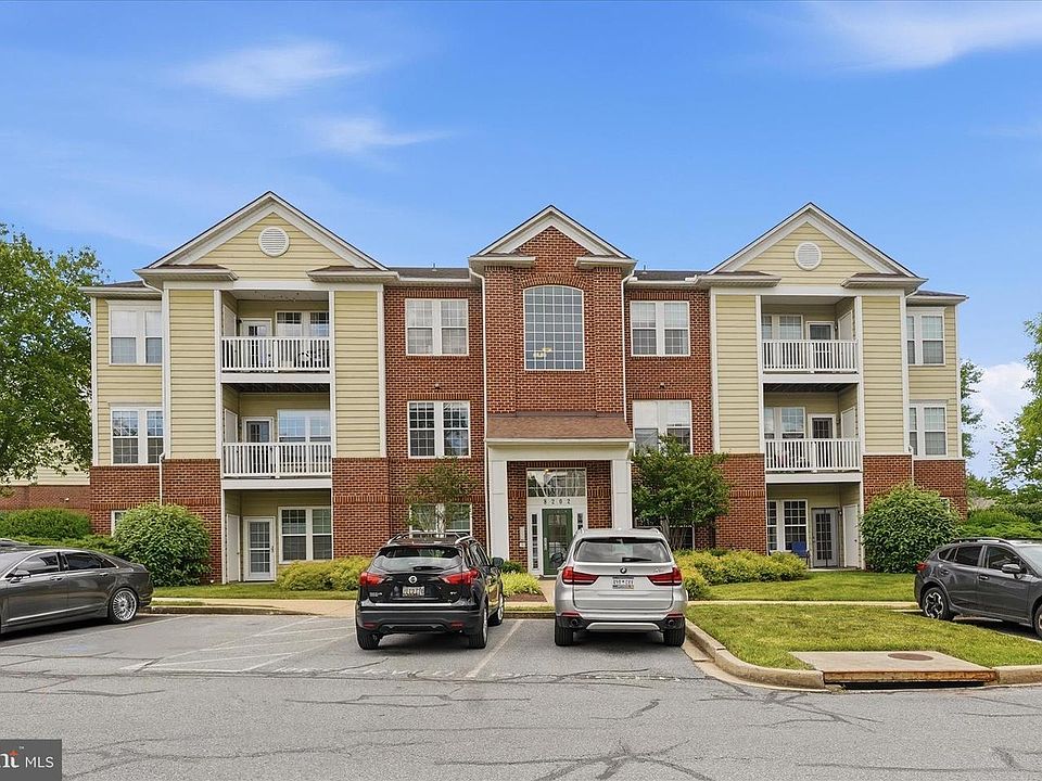 1st image of 8202 Blue Heron Dr APT 2A