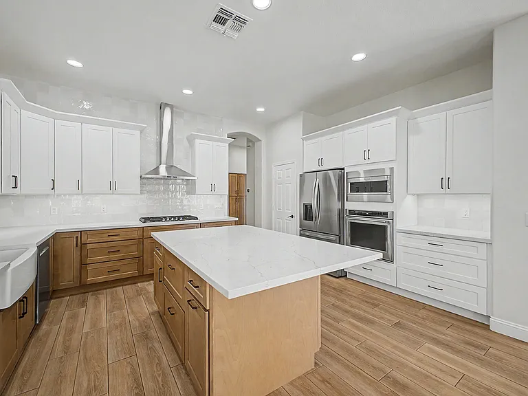 S McClelland Dr — Photo 19