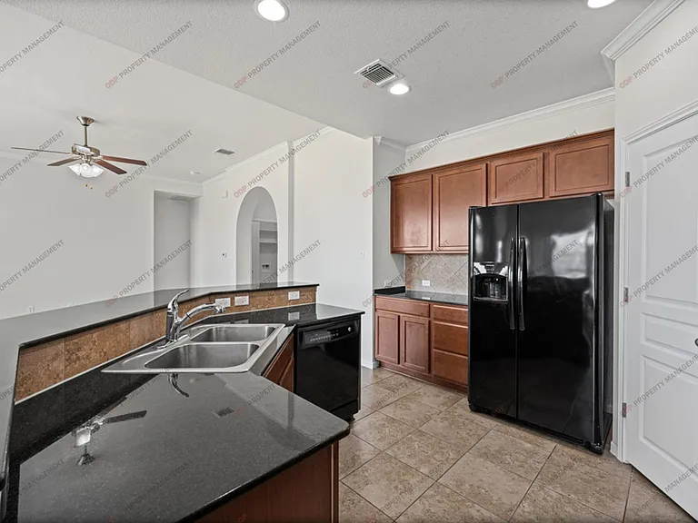 516 Cross Dr — Photo 16